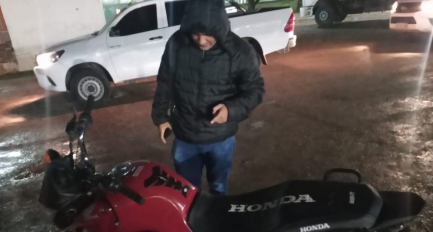 Villa &Aacute;ngela: EL PERSONAL POLICIAL RECUPER&Oacute; RAPIDAMENTE UNA MOTOCICLETA 