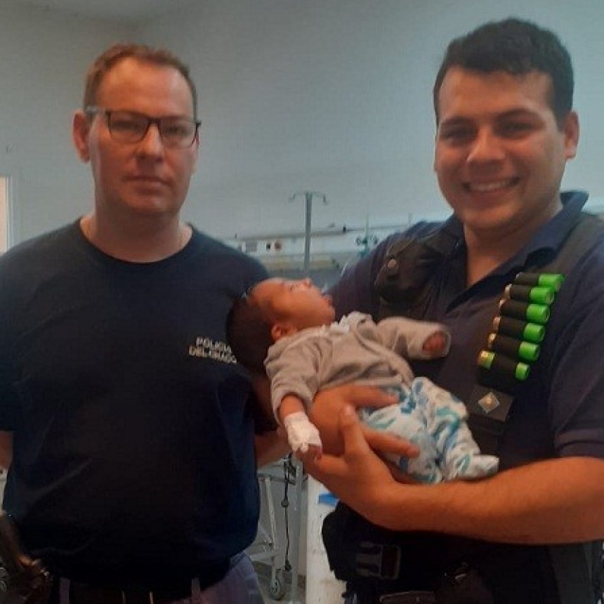 Villa &Aacute;ngela: POLICIAS REANIMARON A UN BEBE DE 15 D&Iacute;AS CON MANIOBRAS DE RCP