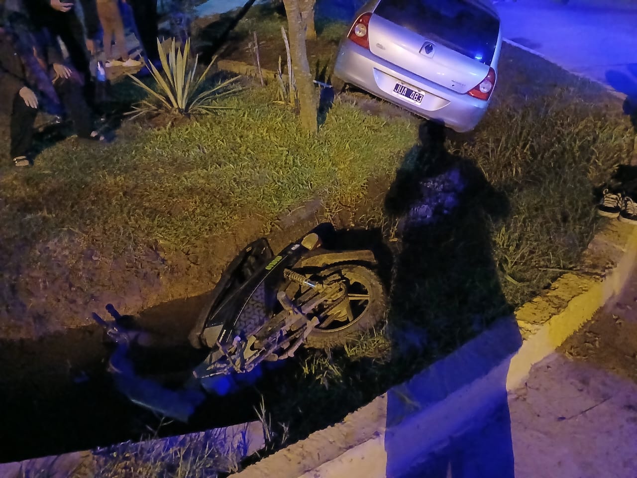 VILLA &Aacute;NGELA: UNA MUJER CHOC&Oacute; CON SU AUTO A OTRA QUE IBA CON MENORES EN MOTOCICLETA 
