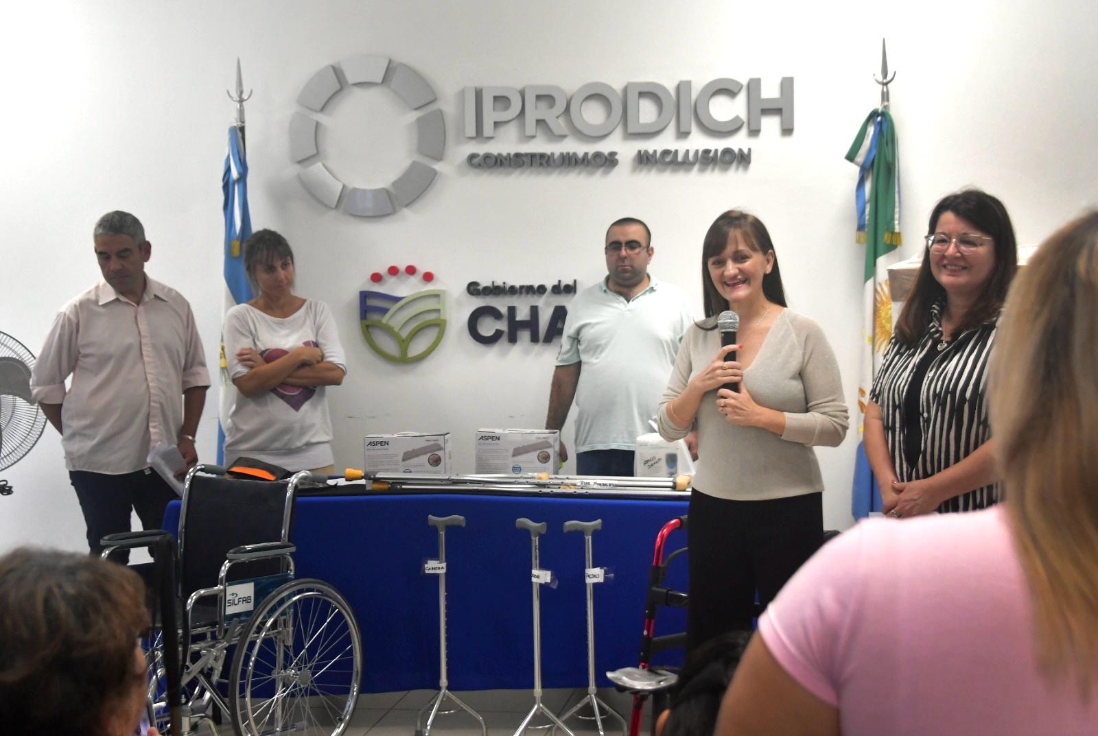 ENTREGA DE M&Aacute;S AYUDAS T&Eacute;CNICAS A PERSONAS CON DISCAPACIDAD: &ldquo;TENEMOS EL OBJETIVO DE ACOMPA&Ntilde;AR A QUIENES LO NECESITEN&rdquo; DIJO LA VICEGOBERNADORA SCHNEIDER