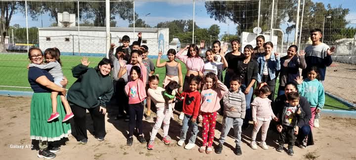 ENRIQUE URIEN:ALBA GAUNA ES LA NUEVA PROFESORA DE LA ESCUELA MUNICIPAL DE DANZAS "RA&Iacute;CES DE MI PUEBLO"