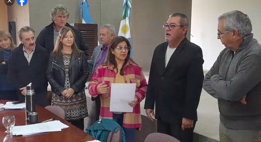 COMPARSAS HAWAIANAS RECIBI&Oacute; UN RECONOCIMIENTO POR PARTE DEL CONCEJO POR SU DESTACADA PARTICIPACI&Oacute;N EN LA '"CRUZADA DE CAMPEONES"
