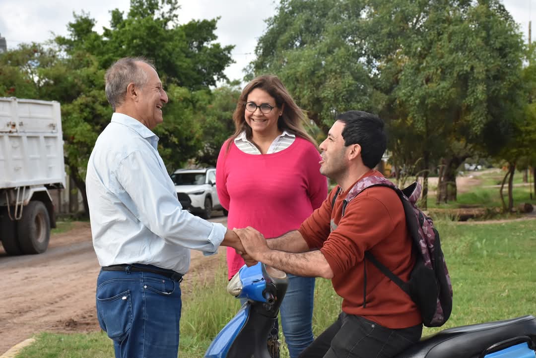 VILLA &Aacute;NGELA: DOLORES GARC&Iacute;A DESTAC&Oacute; EL TRABAJO MUNICIPAL EN LA OBRA DE ASFALTO EN LA CALLE TUCUM&Aacute;N 