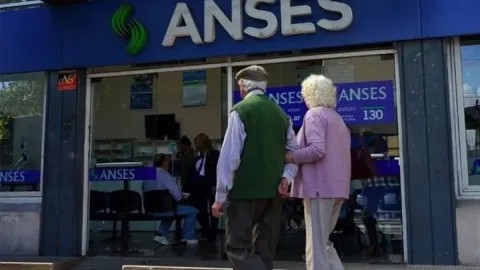 Jubilaciones y asignaciones familiares suben 3,73% desde mayo: todos los detalles