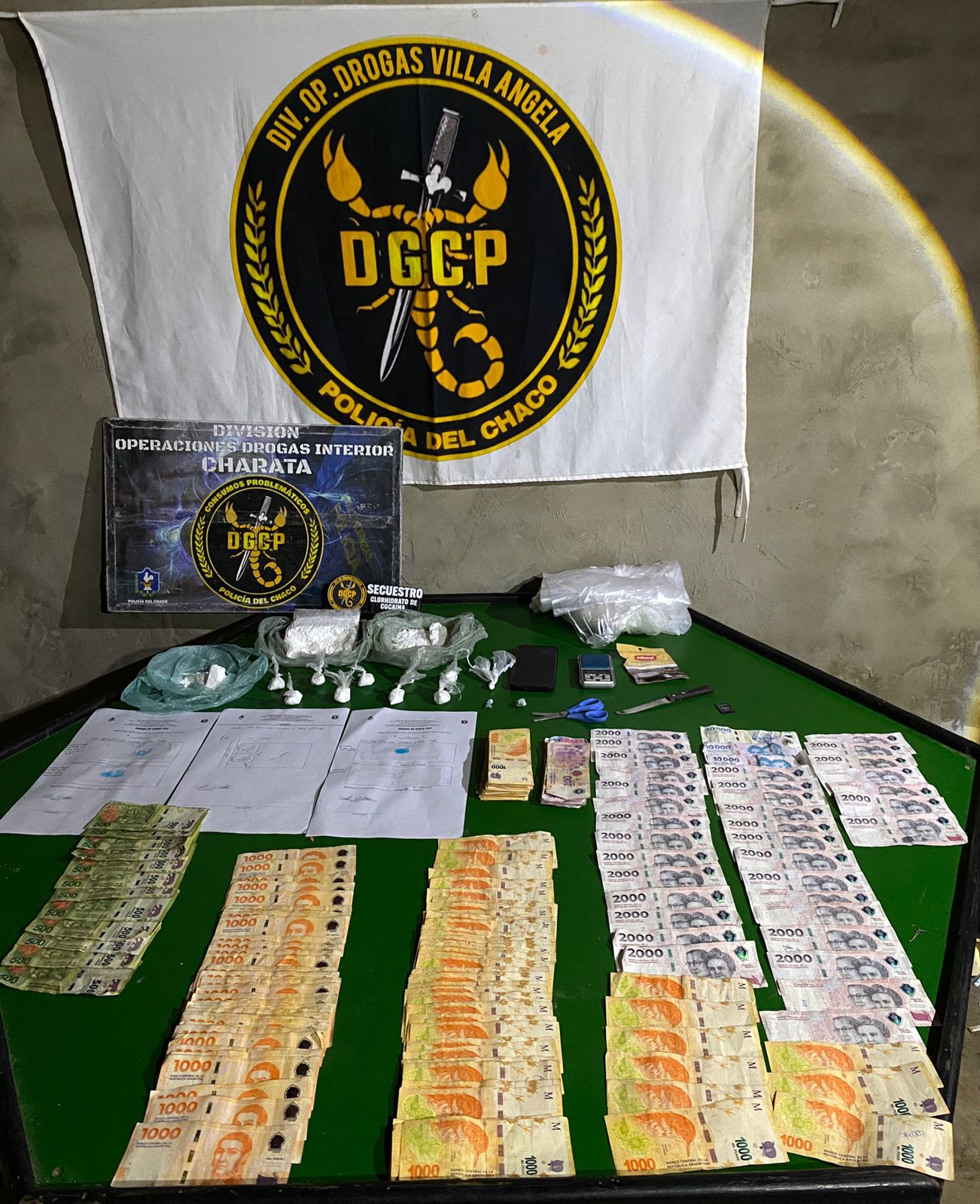 VILLA &Aacute;NGELA: DESBARATAN PRESUNTOS KIOSCOS NARCO CON M&Aacute;S DE 600 GRAMOS DE COCA&Iacute;NA Y MILLONES EN EFECTIVO