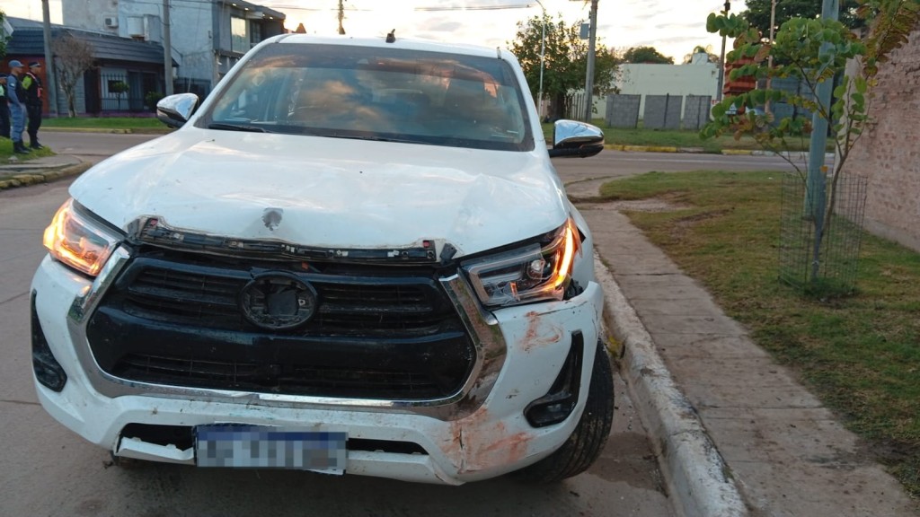 Villa &Aacute;ngela: CONDUCTOR ALCOHOLIZADO PERDI&Oacute; EL CONTROL DE SU CAMIONETA E IMPACT&Oacute; CONTRA UNA LUMINARIA LED