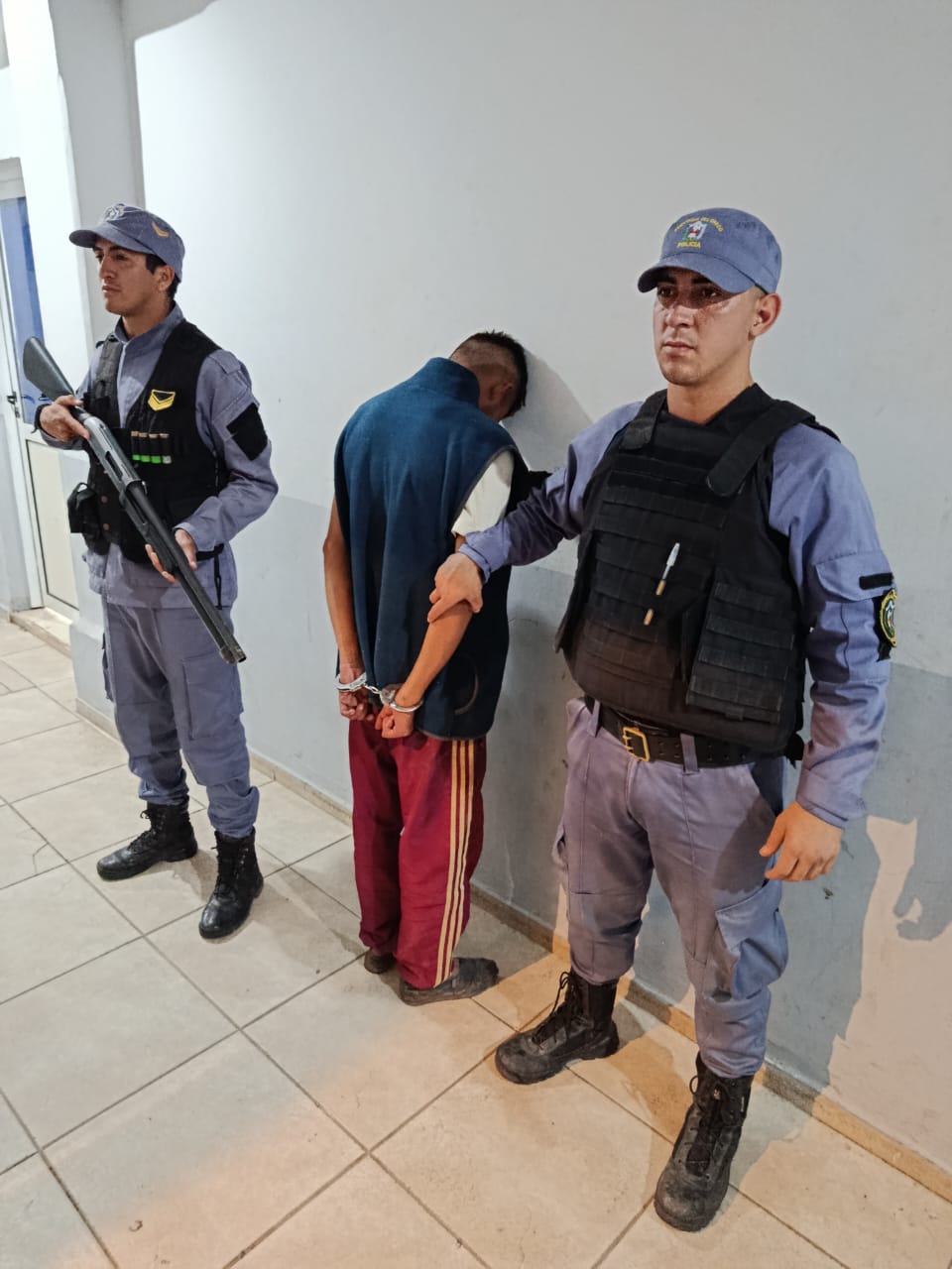 VILLA &Aacute;NGELA: DETIENEN A UN HOMBRE TRAS ROBAR EN UN LOCAL COMERCIAL Y AGREDIR A EMPLEADOS