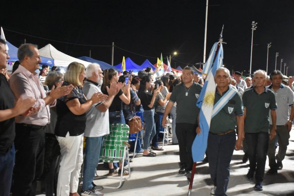 VILLA &Aacute;NGELA REALIZ&Oacute; LA VIGILIA POR MALVINAS EN EL ESPACIO P&Uacute;BLICO DE USOS M&Uacute;LTIPLES  MUNICIPAL