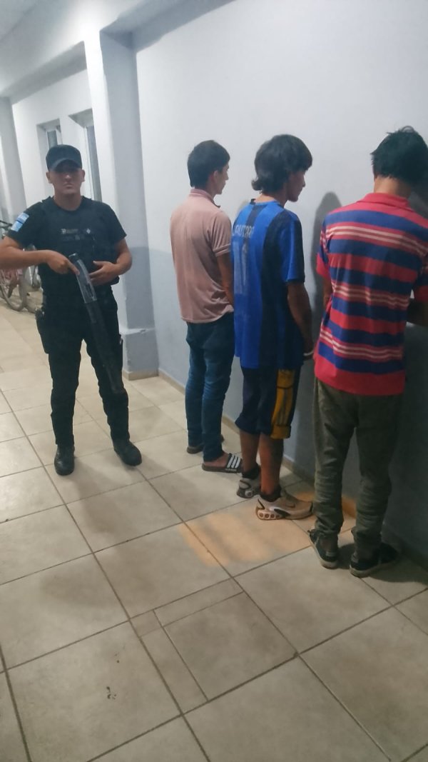 VILLA &Aacute;NGELA: TRES DEMORADOS POR DISTURBIOS EN LA V&Iacute;A P&Uacute;BLICA FRENTE AL CASINO