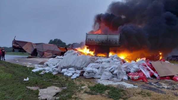 CHOQUE ENTRE DOS CAMIONES: UN CONDUCTOR FALLECI&Oacute;