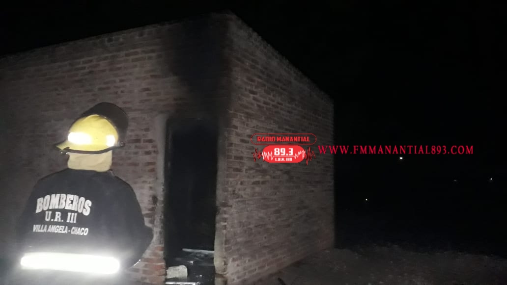 Villa &Aacute;ngela: Se incendi&oacute; una vivienda, las p&eacute;rdidas fueron pr&aacute;cticamente totales.