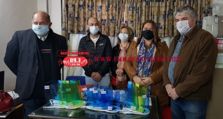 Villa &Aacute;ngela: El "ROTARY CLUB" junto a la Escuela T&eacute;cnica N&deg;49 hicieron entrega de m&aacute;scaras y barbijos a la Direcci&oacute;n de Zona Sanitaria I