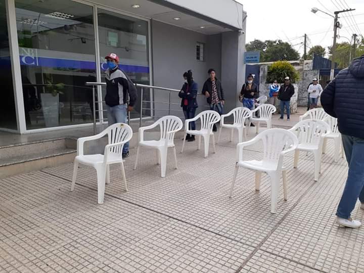 Villa Angela: EL MUNICIPIO CONTROLA EL PROTOCOLO DE DISTANCIAMIENTO EN EL COBRO DEL IFE