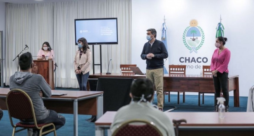 CAPITANICH ENTREG&Oacute; AYUDA ECON&Oacute;MICA A PERSONAS EN SITUACI&Oacute;N DE VULNERABILIDAD: &ldquo;LAS DEMANDAS Y LA NECESIDADES SOCIALES REQUIEREN UN ROSTRO CERCANO Y SENSIBLE DEL ESTADO&rdquo;
