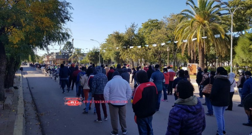 Villa &Aacute;ngela: LARGAS FILAS PARA EL COBRO DE LA IFE: Hoy con terminaci&oacute;n 5