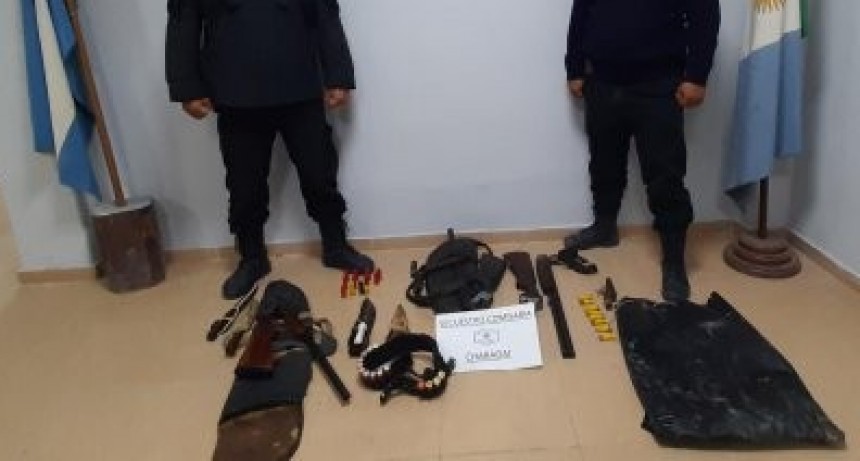 Sorprenden a Cinco Sujetos con Escopetas que sal&iacute;an de un Campo Sin el Permiso para Cazar