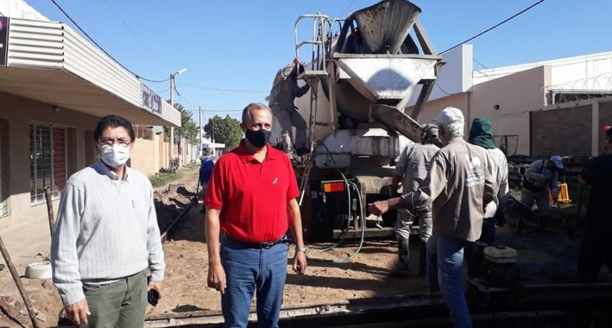 PAPP ANUNCI&Oacute; QUE PROVINCIA APROB&Oacute; EL PRESUPUESTO PARA CONSTRUIR OTRAS 16 CUADRAS DE PAVIMENTO EN VILLA &Aacute;NGELA