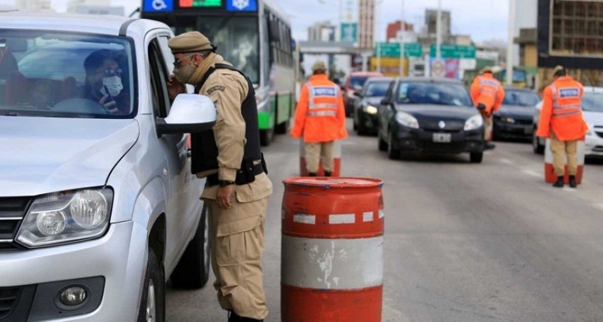 El Gobierno eval&uacute;a restricciones "intermitentes" despu&eacute;s de los nueve d&iacute;as de cuarentena estricta