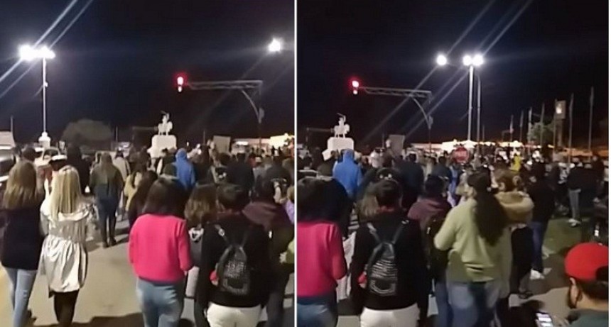 Comerciantes de Charata realizaron una caravana en rechazo al cierre de locales no esenciales