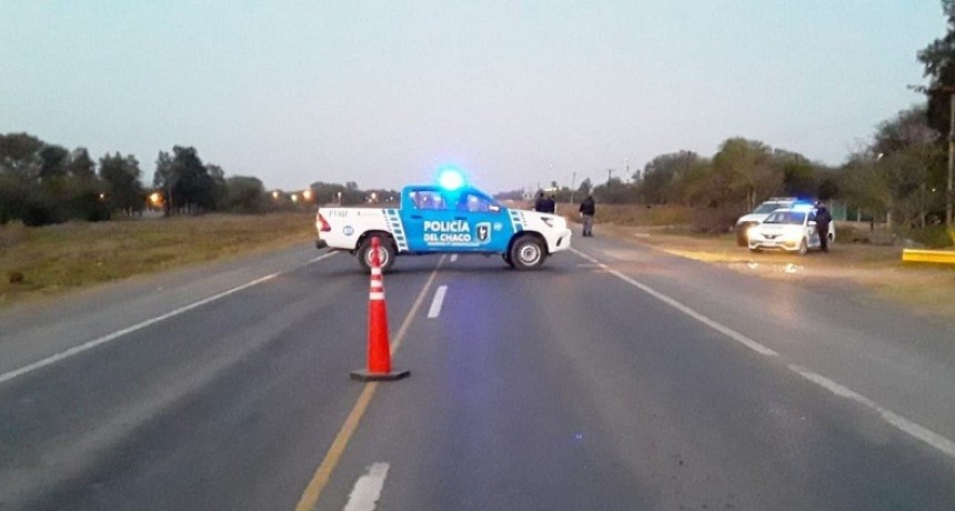 Nuevo robo a un cami&oacute;n en plena ruta: estacion&oacute; en la banquina y lo abordaron cuatro encapuchados
