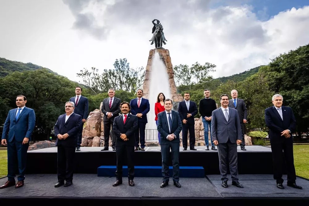 Gobernadores del Norte Grande se reúnen hoy en Tucumán