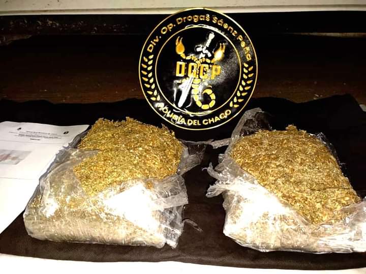 MACHAGAI: ATRAPAN A CORRENTINO QUE ESCOND&Iacute;A 2 KILOS DE MARIHUANA EN EL MOTOR DE SU AUTO.
