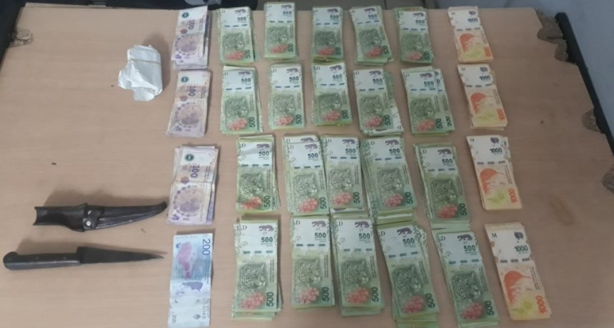 General San Mart&iacute;n: DOS DETENIDOS M&Aacute;S EN EL MISMO CAJERO CON 23 TARJETAS Y CASI 300 MIL PESOS