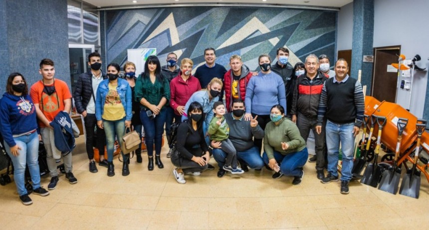 CHACO SOLIDARIO: CAPITANICH ENTREG&Oacute; HERRAMIENTAS DE TRABAJO PARA ACOMPA&Ntilde;AR EMPRENDIMIENTOS