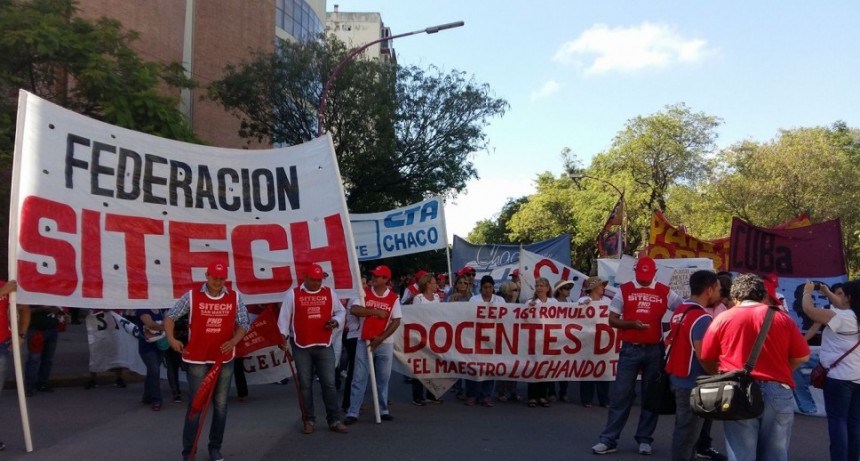 Estatales piden que se adelante suba salarial y docentes una recomposici&oacute;n urgente