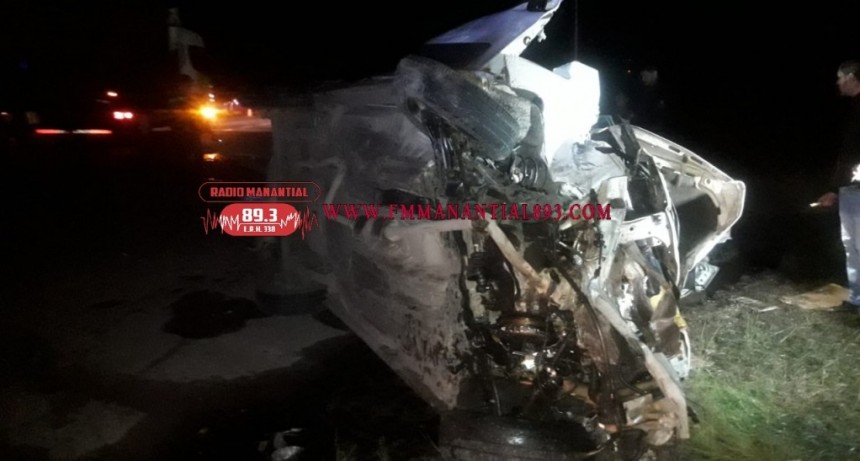 Quitilipi: IMPRESIONANTE CHOQUE ENTRE CAMI&Oacute;N Y CAMIONETA | EL CONDUCTOR DE LA CAMIONETA RESULT&Oacute; CON FRACTURAS