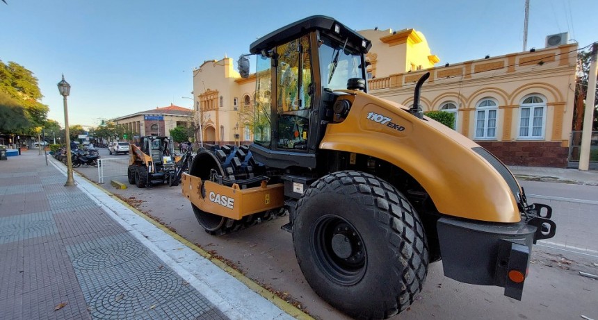 Villa &Aacute;ngela: PAPP EN EL MARCO DEL ANIVERSARIO DE LA LOCALIDAD CELEBR&Oacute; LA COMPRA DE MAQUINARIA PARA REFORZAR EL TRABAJO DEL MUNICIPIO