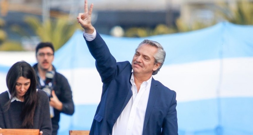 "Primero la gente": Alberto Fern&aacute;ndez quiere relanzar la gesti&oacute;n el 25 de Mayo bajo un nuevo slogan
