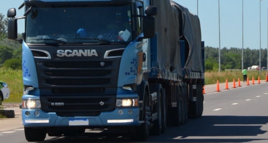 Por falta de gasoil, este martes habr&aacute; paro de transportes