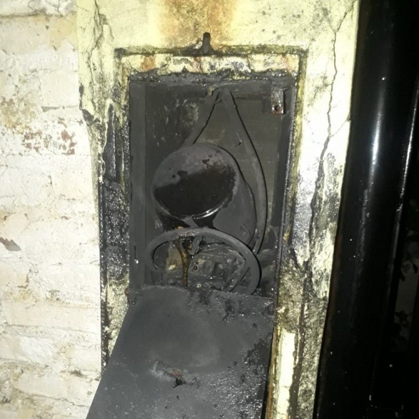 Villa &Aacute;ngela: SE INCENDI&Oacute; UN PILAR DE LUZ EN EL BARRIO A&Iacute;PO