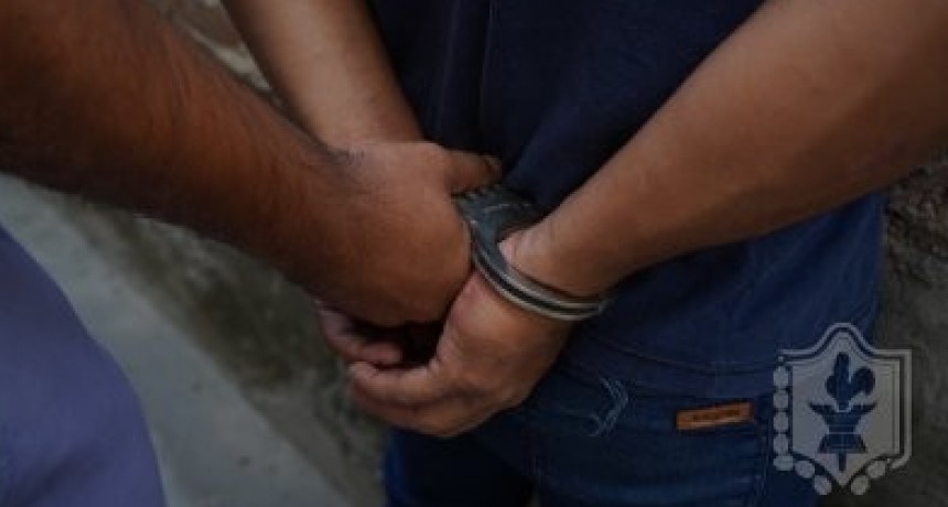 Juan Jos&eacute; Castelli: RESCATAN A UNA MUJER QUE ERA GOLPEDA POR SU EX PAREJA