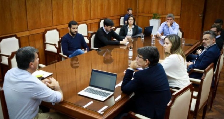 EL GOBIERNO Y LA BOLSA DE COMERCIO DELINEAN PLAN PARA APUNTALAR NUEVOS PROYECTOS PRODUCTIVOS