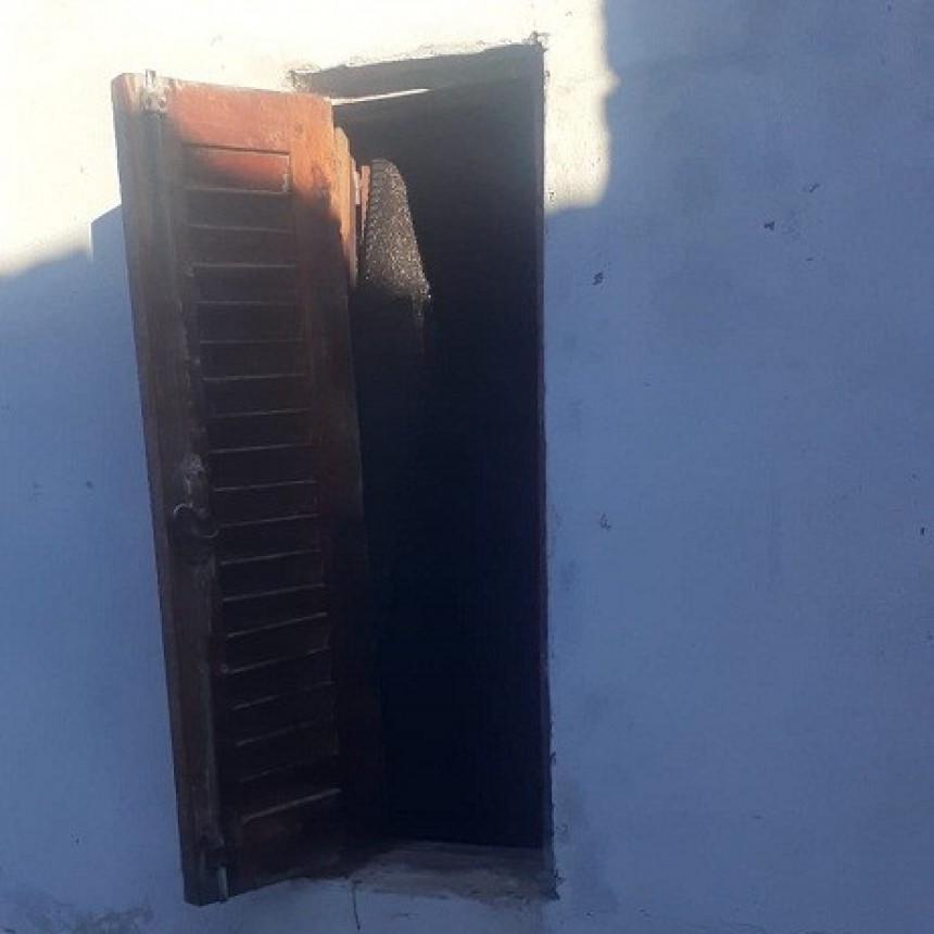 Villa &Aacute;ngela: SUSTRAEN DINERO Y UNA PLANCHA PARA CABELLO DE UN DOMICILIO 