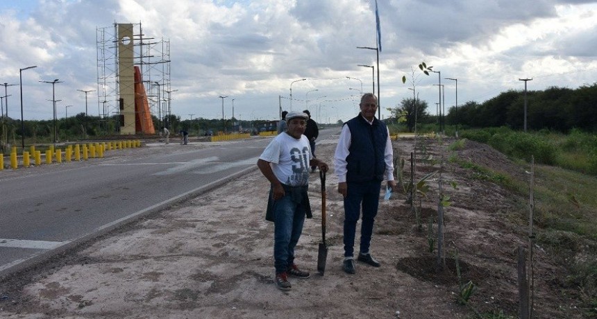 Villa &Aacute;ngela: EL INTENDENTE PAPP SUPERVIS&Oacute; LOS TRABAJOS EN LAS OBRAS DEL ACCESO NORTE