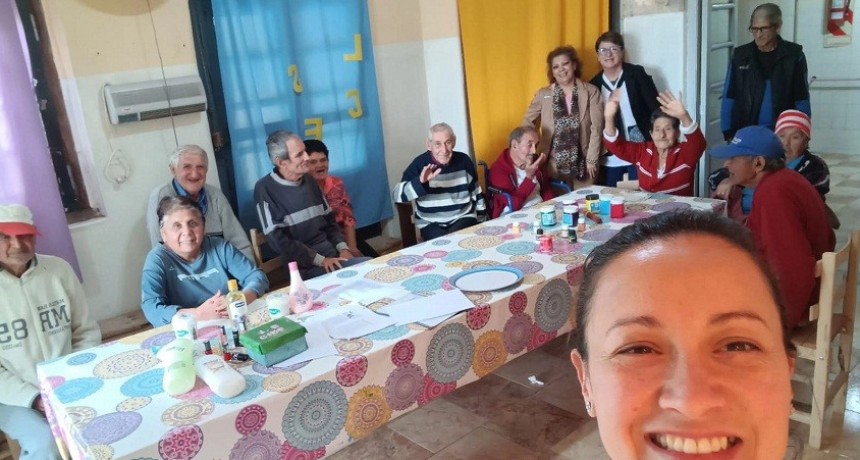 Villa &Aacute;ngela: EN LA RESIDENCIA GERI&Aacute;TRICA SE REALIZ&Oacute; LA FERIA DE CIENCIAS "ADULTOS MAYORES CON ALEGR&Iacute;A"