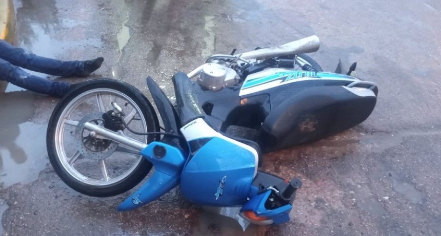 Villa &Aacute;ngela: CHOQUE ENTRE UN AUTO Y UNA MOTO DEJA UN LESIONADO 
