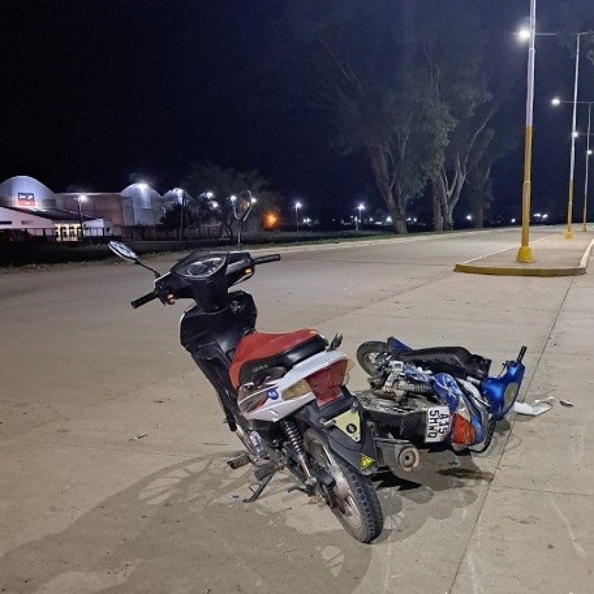 Villa &Aacute;ngela: CHOQUE ENTRE DOS MOTOS DEJA TRES PERSONAS LESIONADAS 