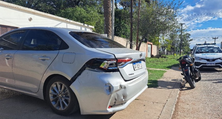 Villa &Aacute;ngela: NUEVO CHOQUE ENTRE UN AUTO Y UNA MOTOCICLETA DEJA A UN JOVEN CON LESIONES LEVES 