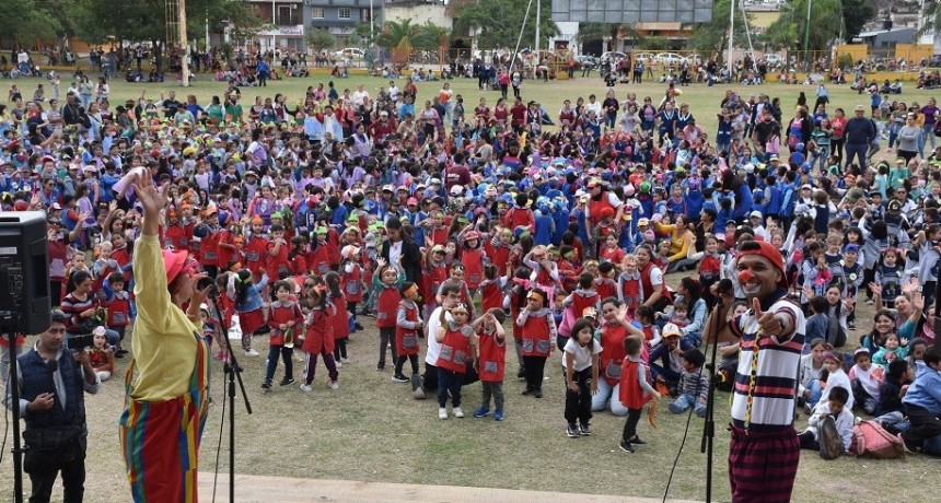 Villa &Aacute;ngela: EL MUNICIPIO A TRAV&Eacute;S DE LA DIRECCI&Oacute;N DE DEPORTES REALIZ&Oacute; EL FESTEJO "D&Iacute;A DE LOS JARDINES DE INFANTES"