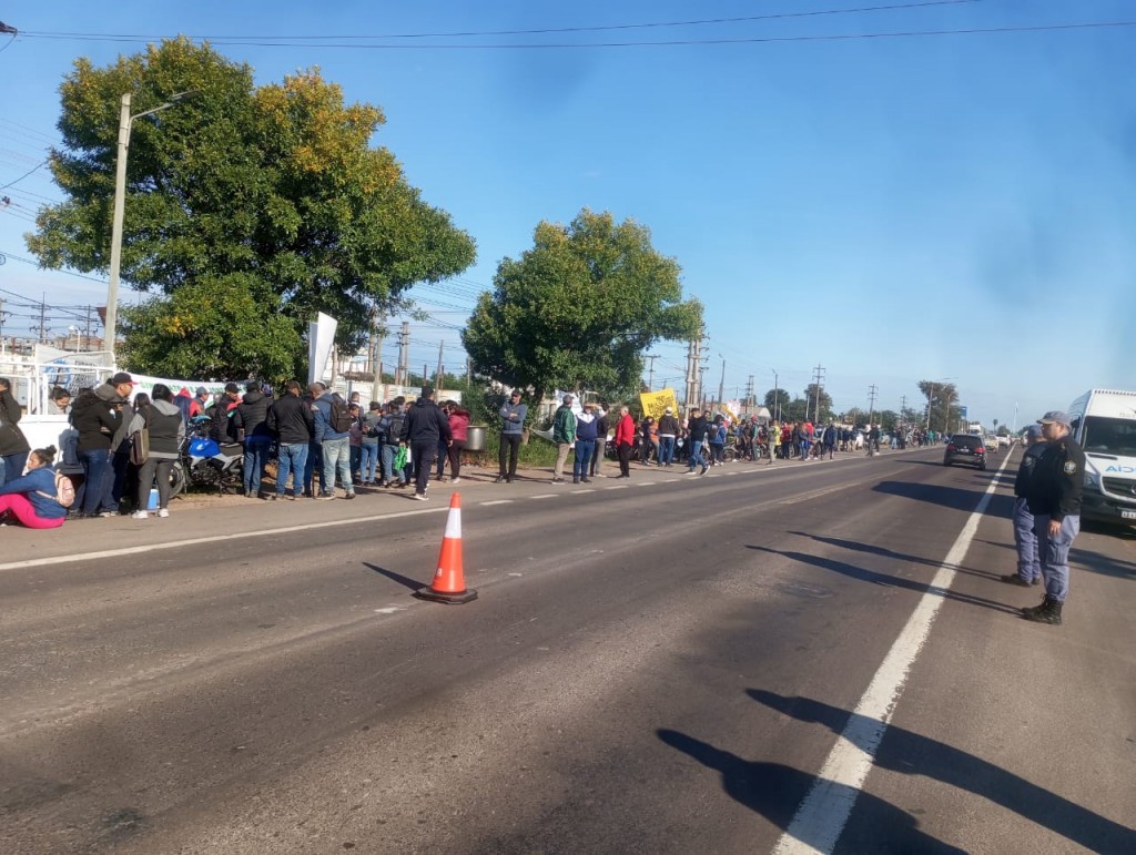 SÁENZ PEÑA: Camioneros de Villa Ángela se sumaron al paro en rechazo a las medidas del gobierno nacional 