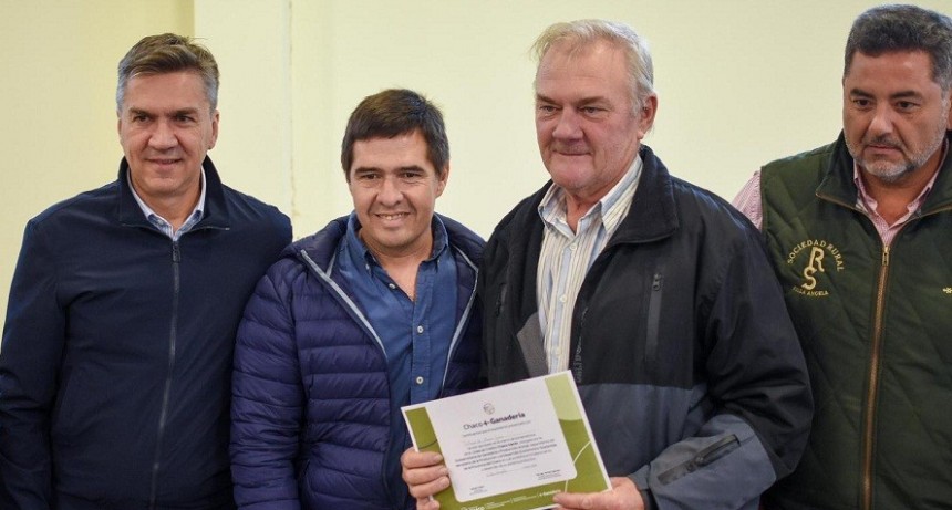 Villa &Aacute;ngela: ZDERO ENTREG&Oacute; LOS PRIMEROS CERTIFICADOS DEL PROGRAMA &ldquo;M&Aacute;S GANADER&Iacute;A&rdquo; | "Este gobierno es aliado de los que producen y trabajan"