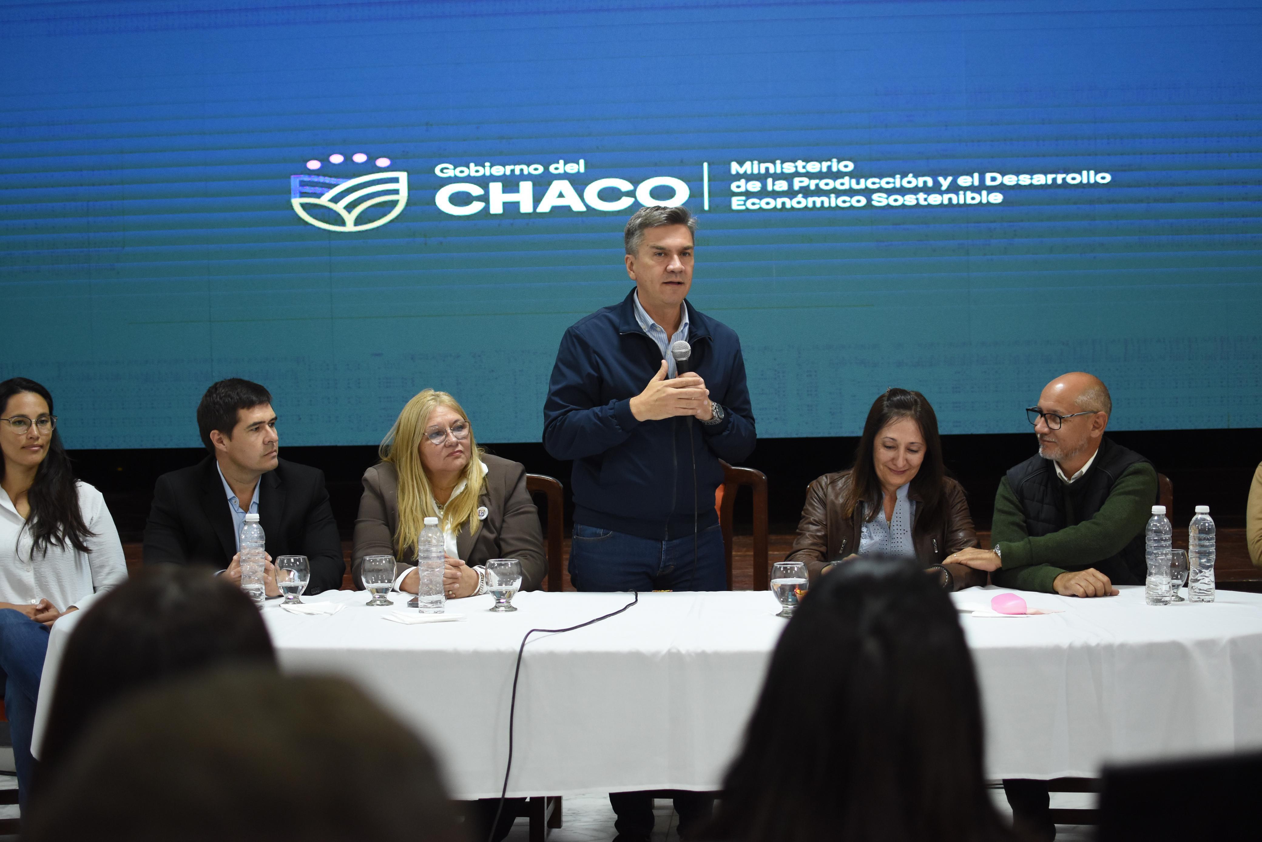 Santa Sylvina: ZDERO ENTREG&Oacute; CR&Eacute;DITOS PARA EMPRENDEDORES Y FIRM&Oacute; CONVENIO PARA OBRAS ESTRAT&Eacute;GICAS