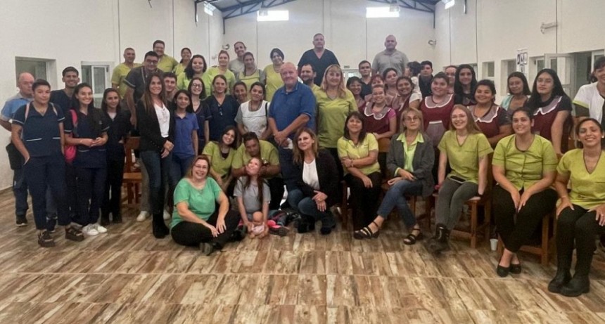 Villa &Aacute;ngela: CENTRO EDUCATIVO TERAP&Eacute;UTICO | Organiz&oacute; una charla informativa para el personal y estudiantes del IESVA sobre el s&iacute;ndrome de Cri du Chat o maullido del gato