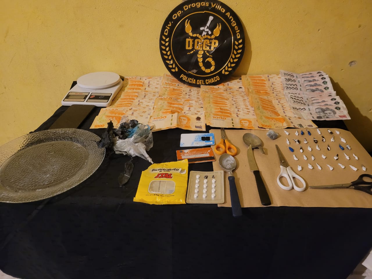 Villa &Aacute;ngela: TRAS ALLANAMIENTO INCAUTAN 36 BOCHITAS DE COCAINA