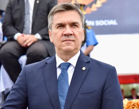 EL GOBERNADOR ZDERO BUSCA MODIFICAR EL PRESUPUESTO 2024