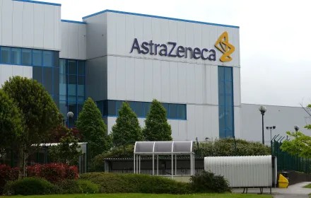 LA PRIMERA ARGENTINA EN DEMANDAR A ASTRAZENECA Y AL ESTADO RECLAMA $100 MILLONES: 